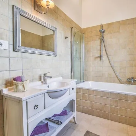 Mit Whirlpool Und Sauna By Interhome Воднян