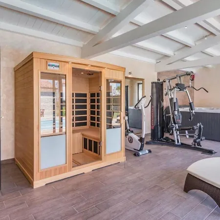 Mit Whirlpool Und Sauna By Interhome * Vodnjan